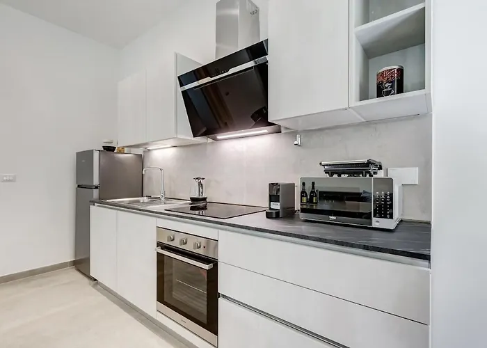 Apartment Vatican Modern 3br With Comfort & Space