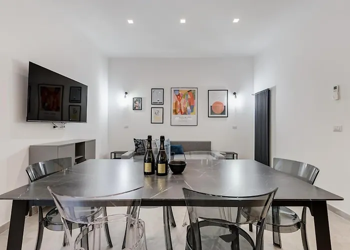 Vatican Modern 3br With Comfort & Space Apartment
